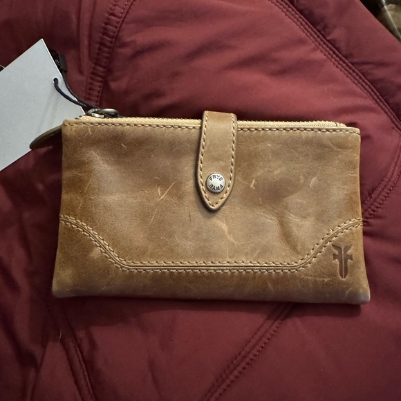 NWT Frye Leather Women's Wallet - Picture 7 of 10